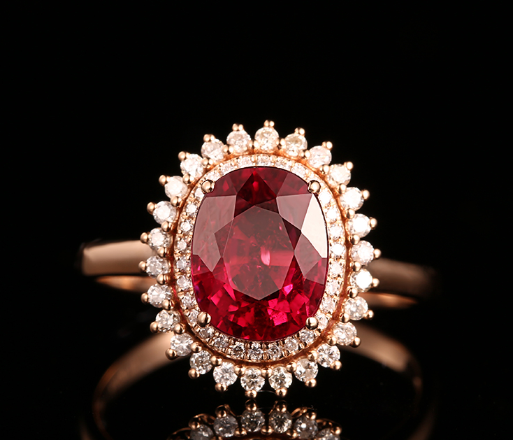 红色大宝石戒指带镶钻 RTB120